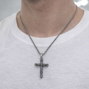 NWOT Cross and skull pendant with chain